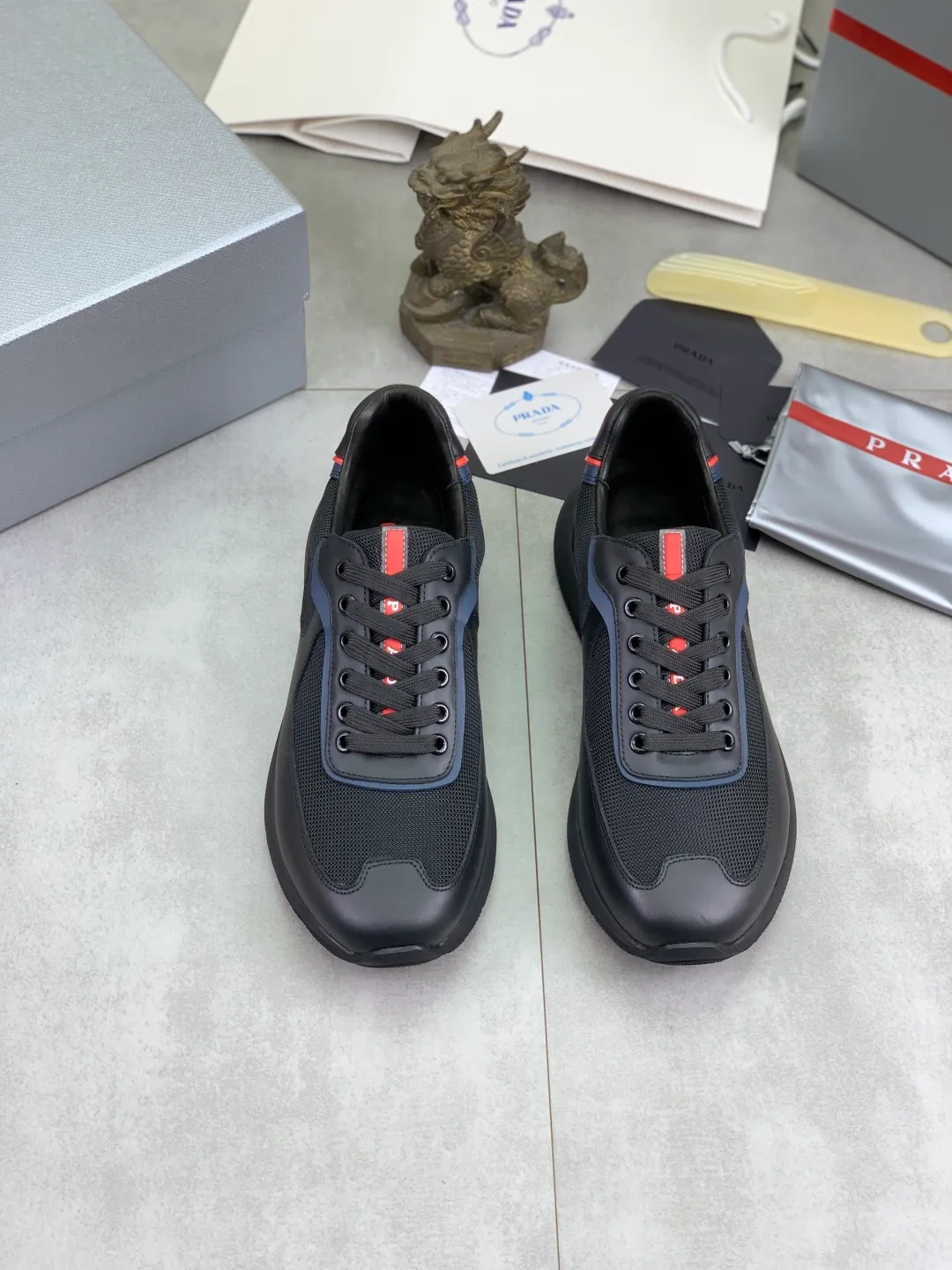 Men's men's shoes💰P580💰【New model】Top quality, new popular models on the official website, which will never go out of style for a century,🆘 The trendy brand (Prada) mainly promotes popular models, avant-garde and versatile fashionable men's shoes, private version molding, cowhide surface splicing 1:1 oil edge processing... fashionable and simple, original imported cowhide interior cowhide feet; the atmosphere and personality are more fashionable, eye-catching and pursuing class. It will subvert old ideas and be a must-have for fashionistas who want to spend time with you! Must keep it! High-end comfort, high-end quality workmanship. Size: 38-44 Various colors available. full package